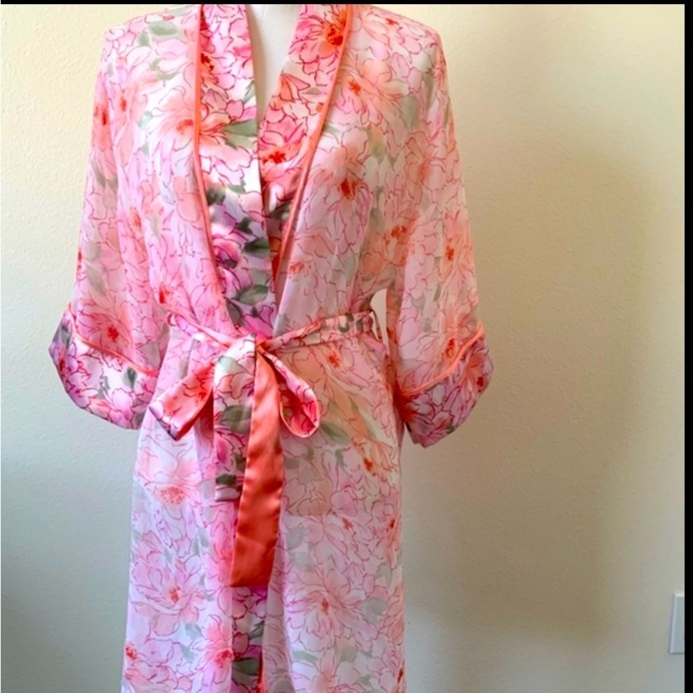 Floral Pink Robe - Picture 6 of 6
